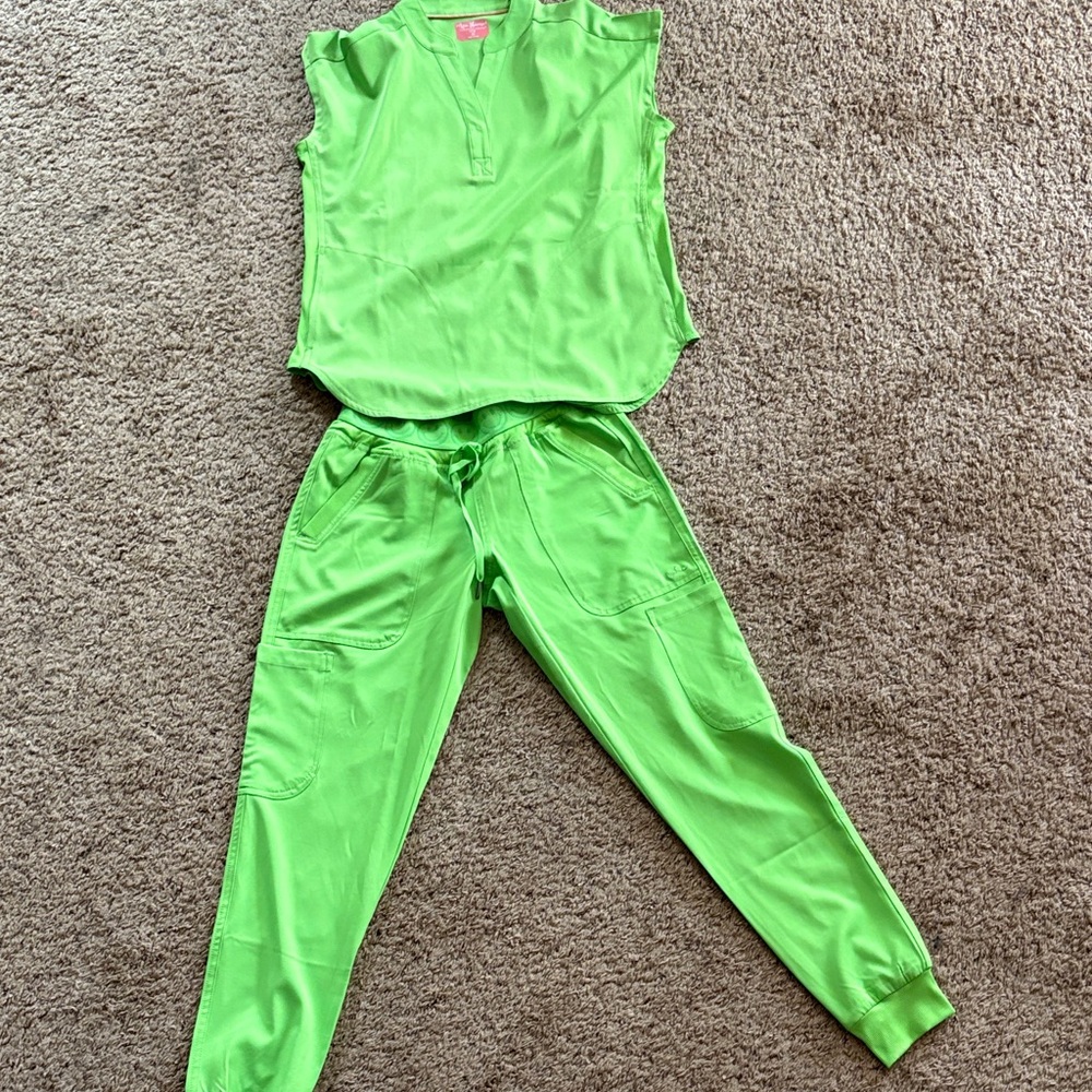 NWOT Vibrant Neon Green Sleeveless Scrub Set